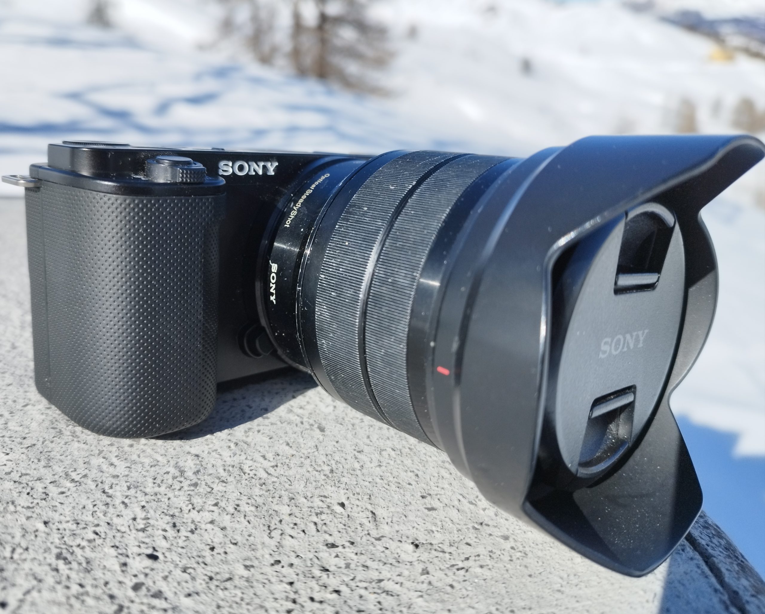 デジタルカメラ Sony ZVE-10 18-105mm F4 G OSS TT350S Sony ZV-E10 Camera and Sony E PZ 18-105mm F4 G Lens